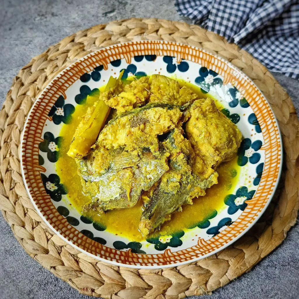 Ikan Tongkol Bumbu Kuning Kencur