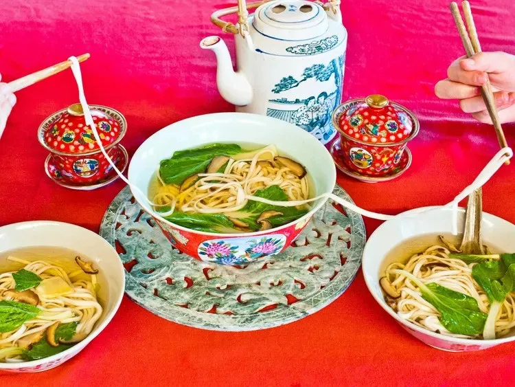 longevity noodles atau mie panjang umur