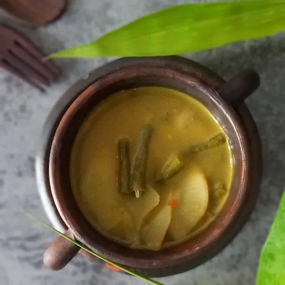 Sayur lodeh rebung siap disajikan.