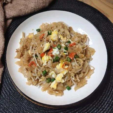 Kwetiau Goreng Ayam Telur