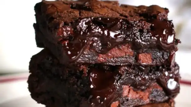 Ilustrasi fudgy brownies (youtube.com/tasty)