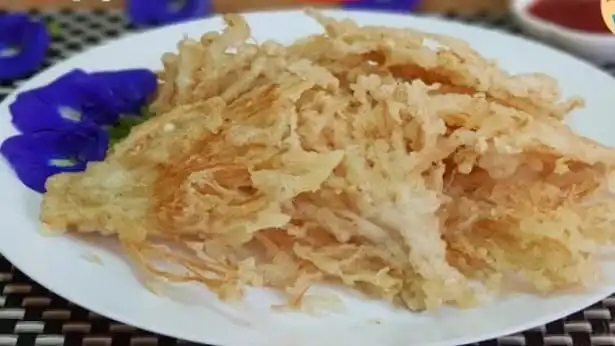 Ilustrasi resep jamur enoki (youtube.com/homecookingwithsomjit)