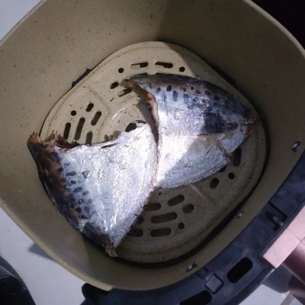Air fryer ikan cue atau bisa juga digoreng sesuai selera