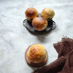 Roti Isi Selai Cokelat