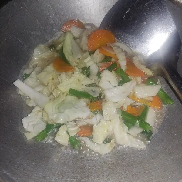 Masak hingga matang, cek rasa dan siap untuk di sajikan.