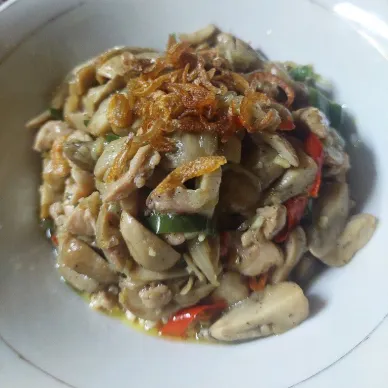 Tumis jamur kancing ayam