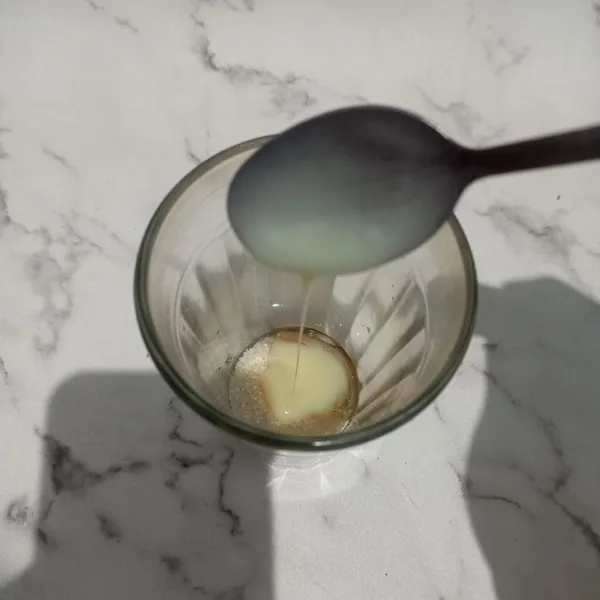 Tambahkan susu kental manis