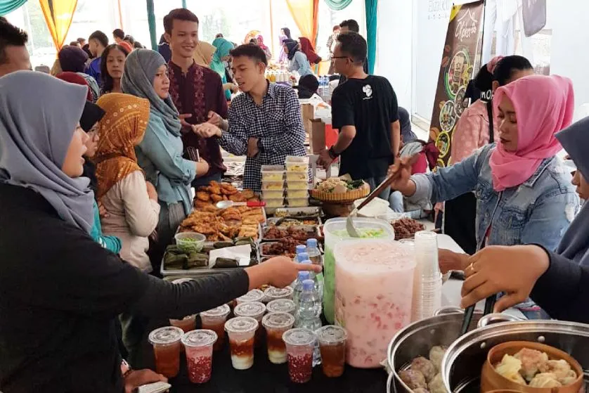 berburu takjil buka puasa