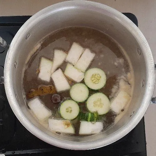 Masukkan krai dan kenti rebus selama 3 menit.