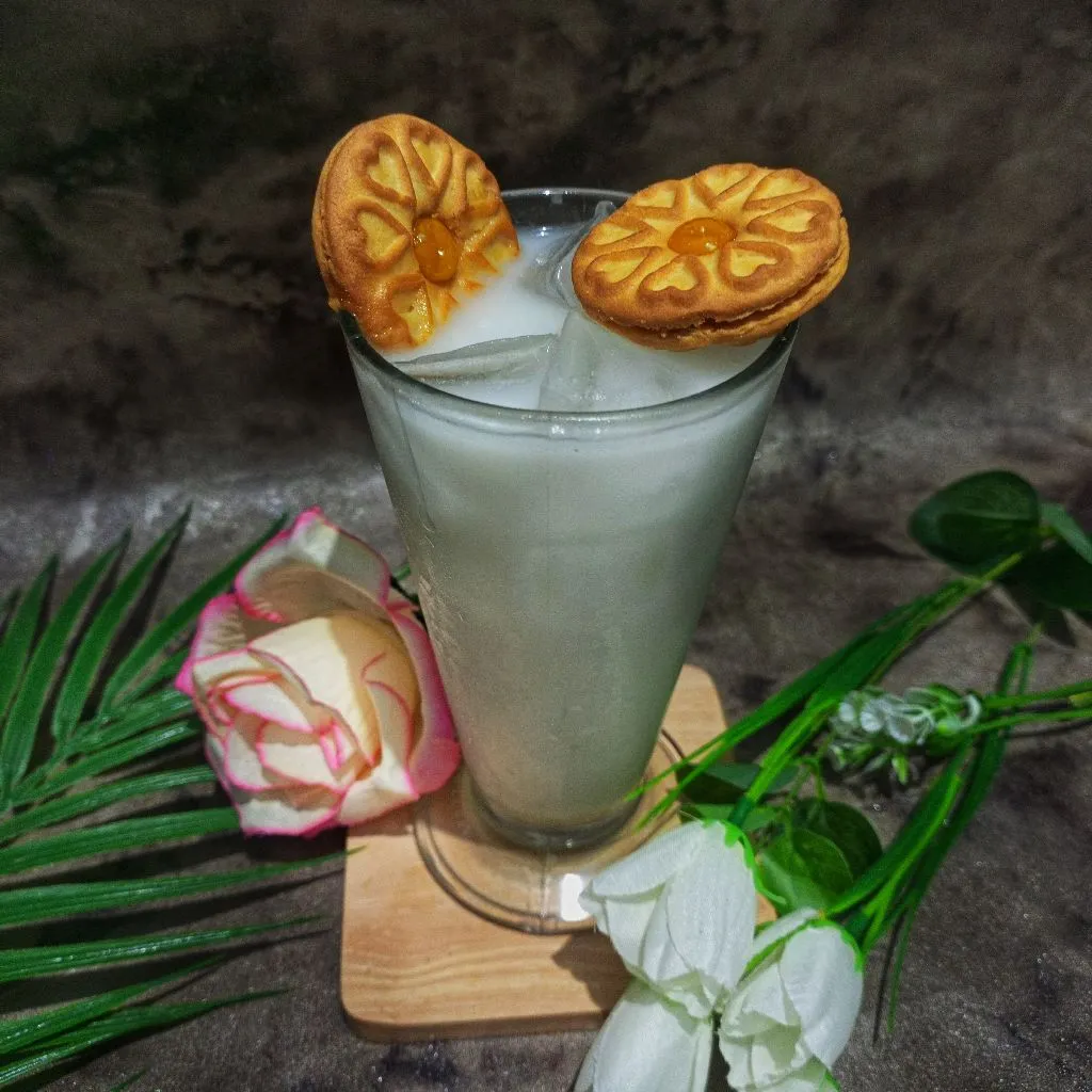 Ice Milk Pineapple Biscuit