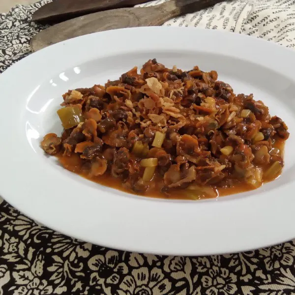 Sajikan di wadah. Nikmati selagi hangat, selamat mencoba.