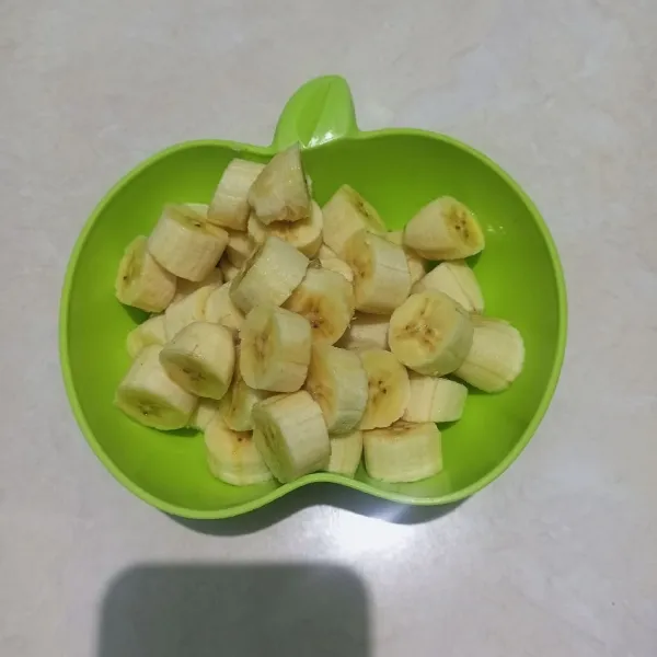 Iris-iris pisang agak kecil seperti ini