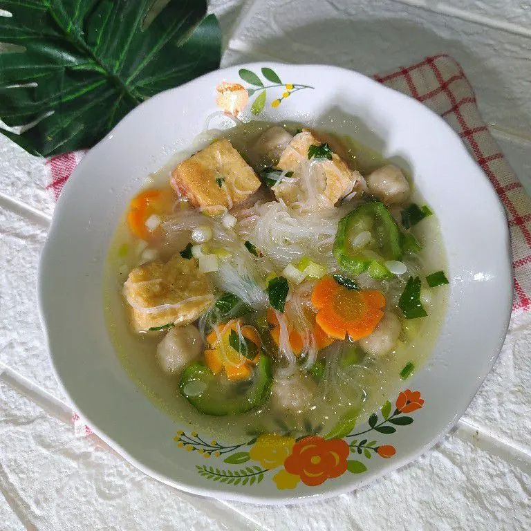 Sop Oyong Tahu Bakso