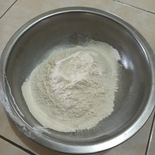 Tepung protein rendah