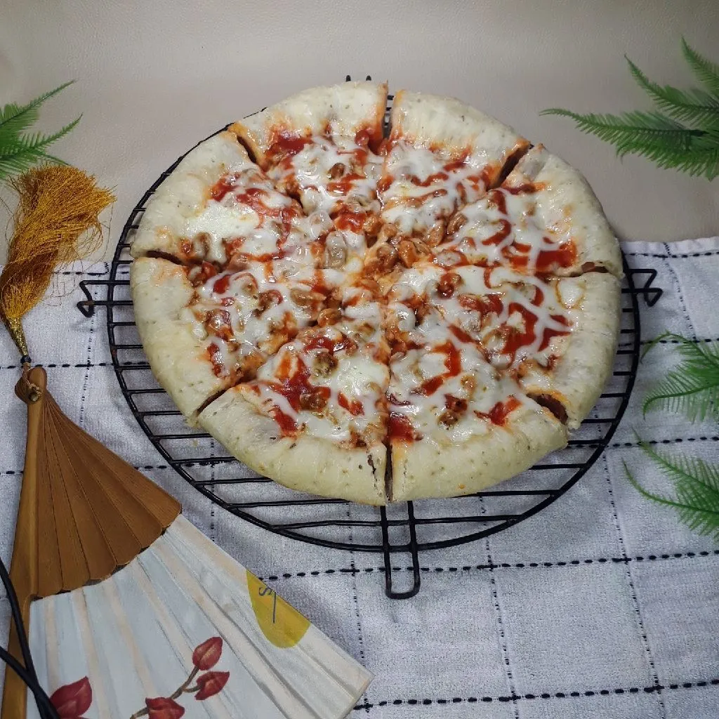 Pizza Sosis Ayam Mozarella