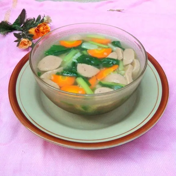 Sop sayur bakso