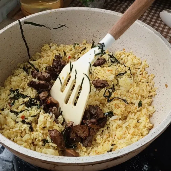 Masukkan ati ampela lalu koreksi rasa