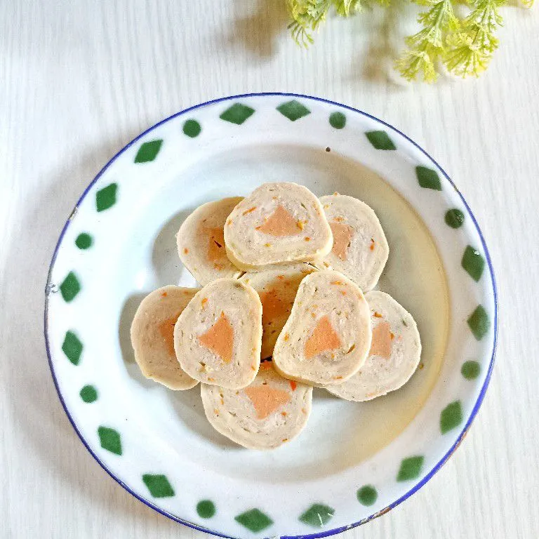 Rolade Ayam Telur Sosis