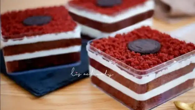 Ilustrasi dessert box redvelvet (youtube.com/lisachmady)