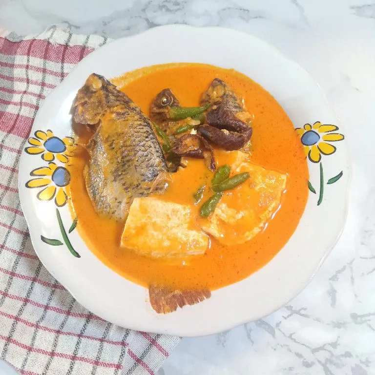 Gulai Ikan Nila Pedas Tahu