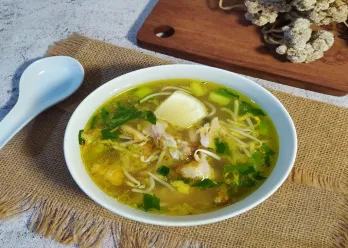 Soto Ayam Suwir