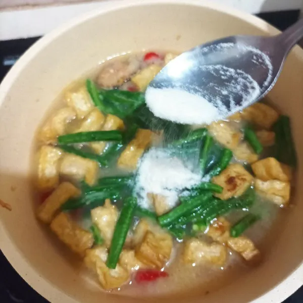 Tambahkan krimer, koreksi rasa.