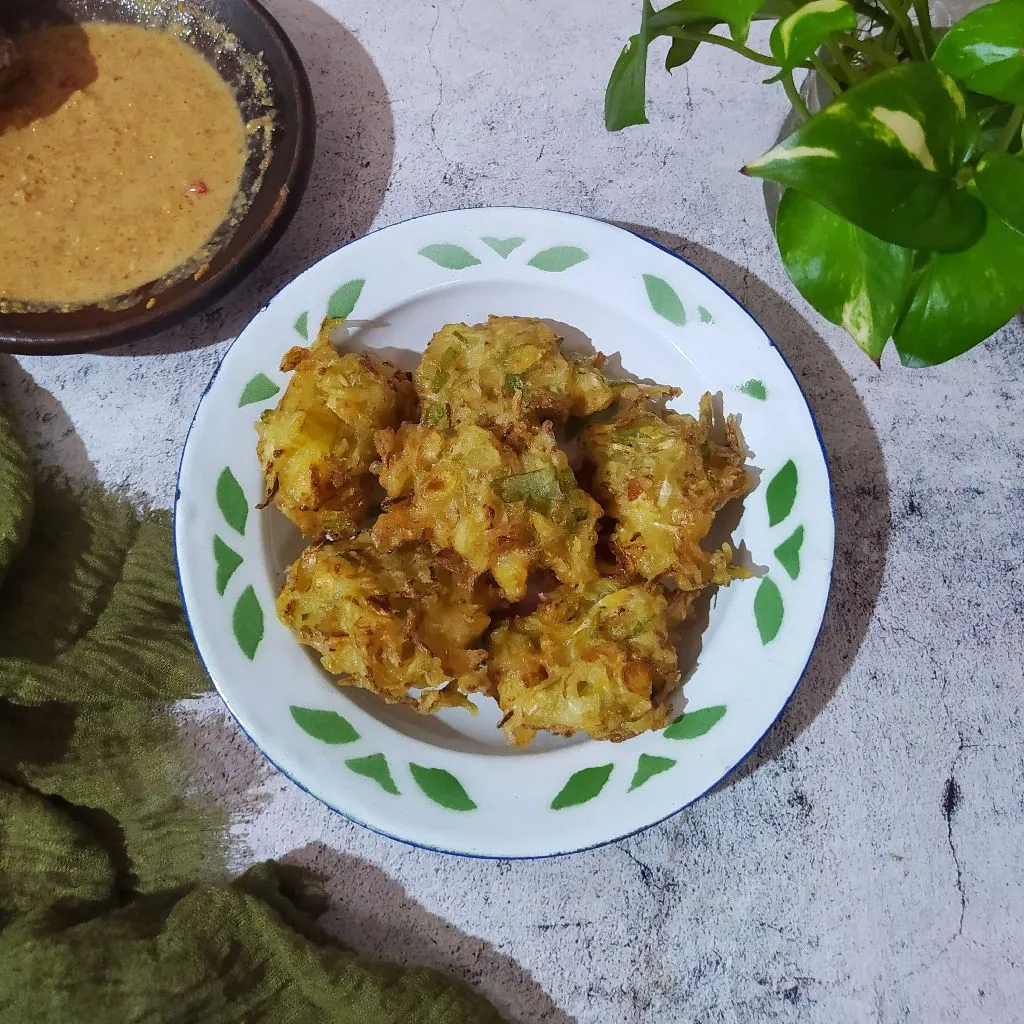 Bakwan Kol Toge Saus Kacang