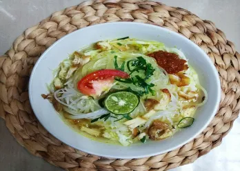 Soto Ayam Suwir