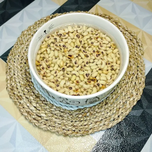 Rendam kacang tolo berkisar 1 jam.
