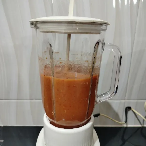 Lalu blender hingga semua bahan halus.