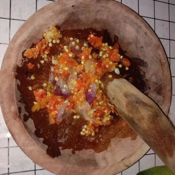 Ulek kasar bahan sambal