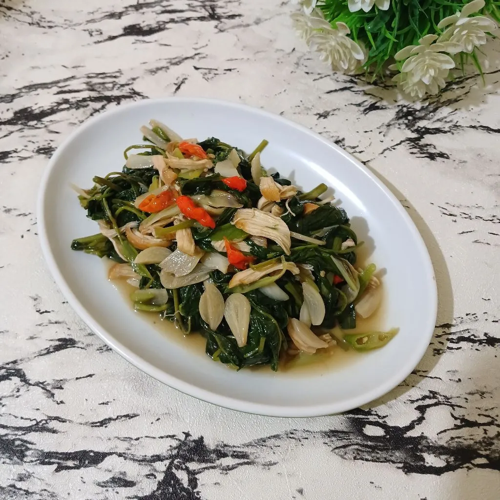 Tumis Kangkung Ayam Suwir