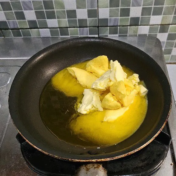 Lelehkan butter mix lalu diamkan hingga suhu ruang.