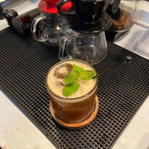 masukan 150ml kombucha kedalam shaker