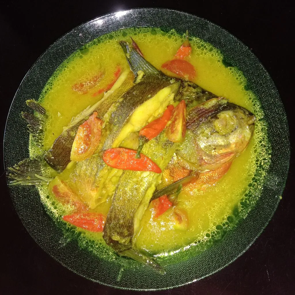 Ikan bumbu kuning