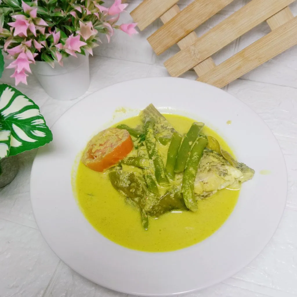 Gulai Kuning Ikan Gurami Buncis