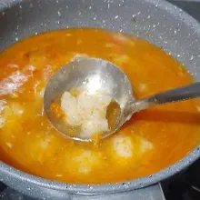 Masukkan cilok masak hingga mendidih dan koreksi rasa