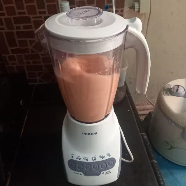 Blender sampai halus, koreksi rasa. Sajikan tanpa perlu disaring agar lebih bernutrisi.
