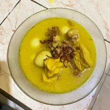 Opor ayam siap disajikan