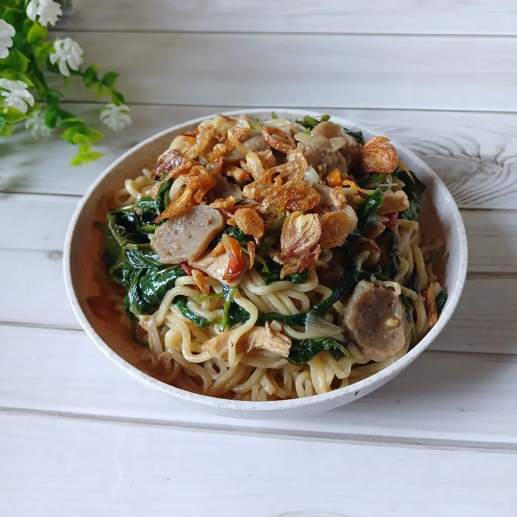 Mie Goreng Kangkung Bakso