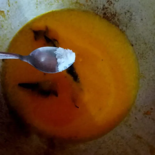 Tambahkan bumbu penyedap.