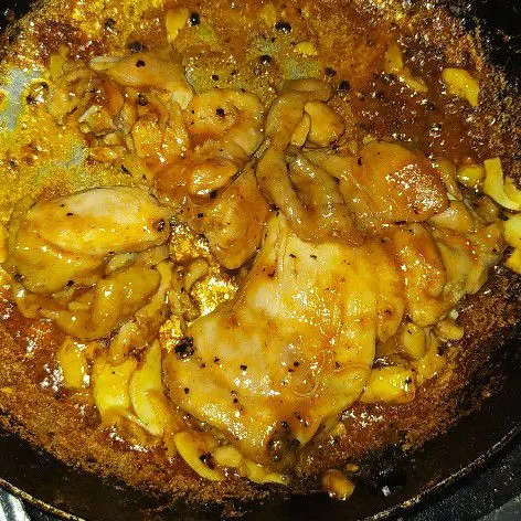 Masak hingga ayam matang.