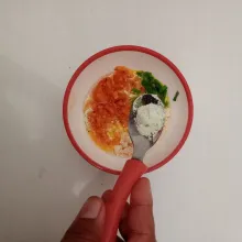 Bumbui dengan penyedap dan garam. Kocok lalu tes rasa