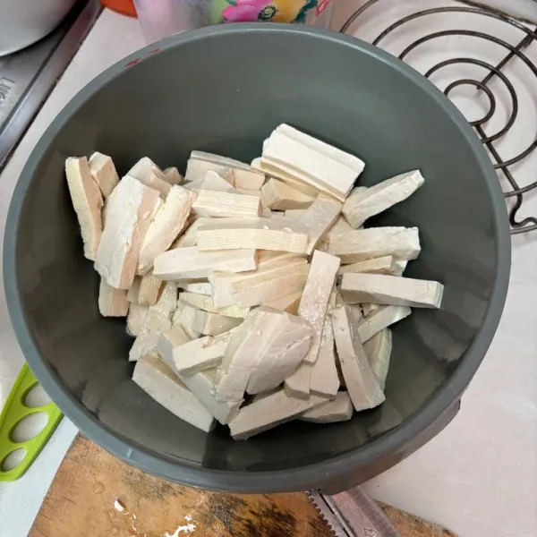 Potong memanjang tahu