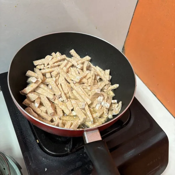 Goreng tempe jangan sampai kering