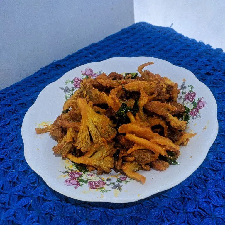 Jamur crispy sambal woku