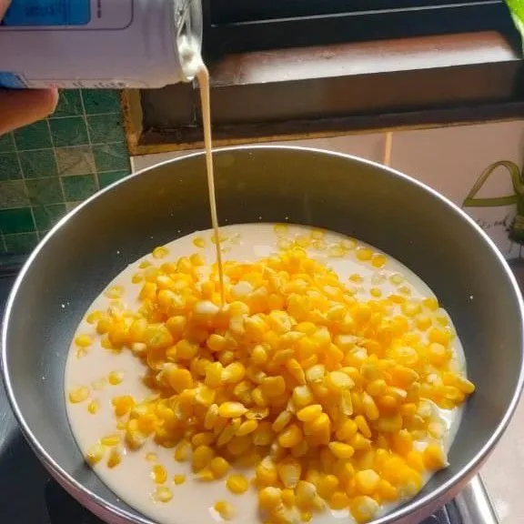 Tuang 1 kaleng susu bear brand/225 ML susu UHT