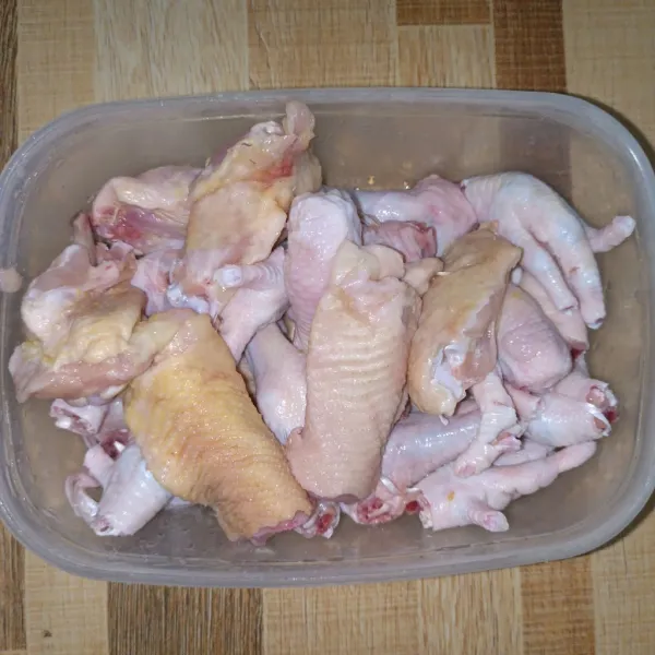 Potong ayam sesuai selera