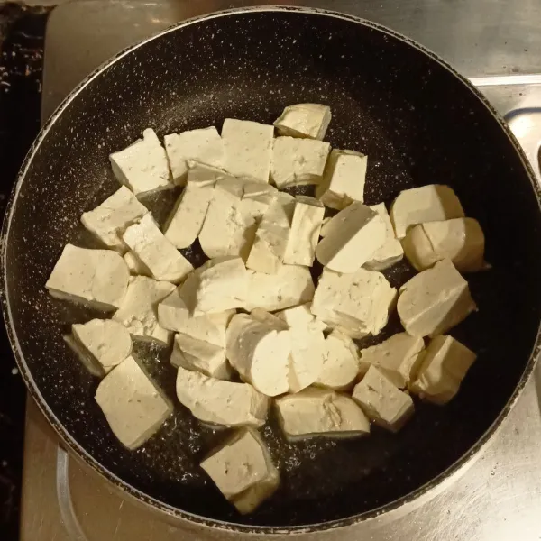 Goreng tahu setengah matang