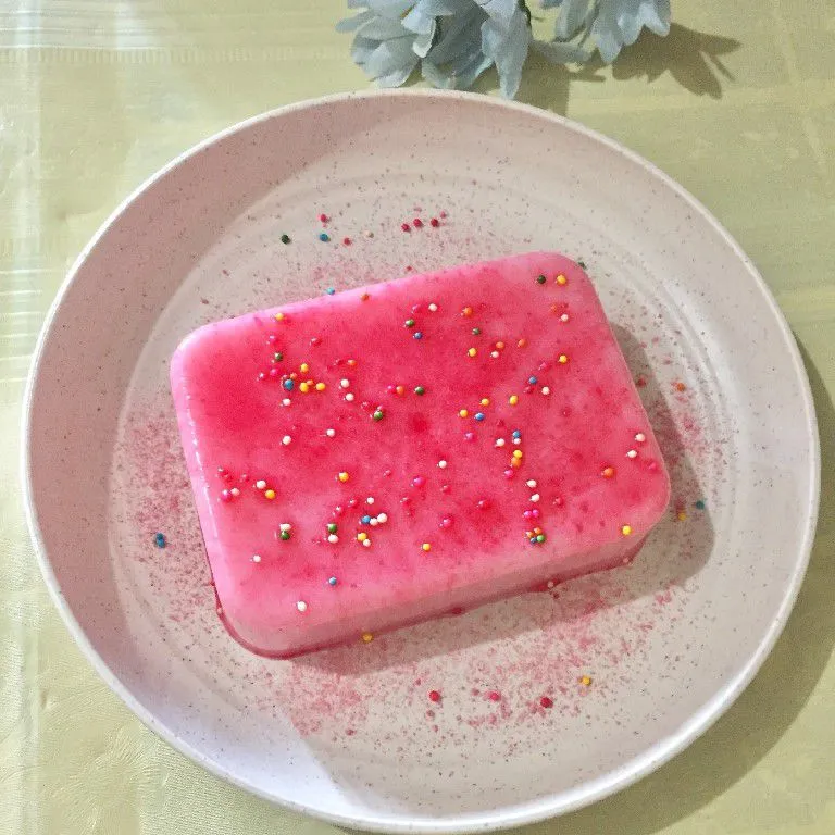 Puding Susu Strawberry